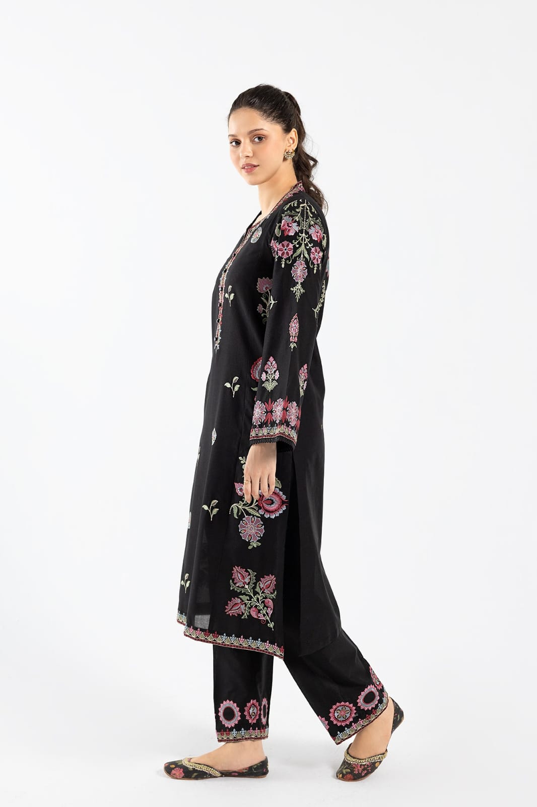 Rose Black 02-PC Winter Stuff