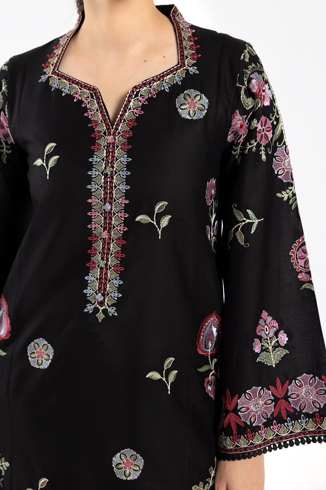 Rose Black 02-PC Winter Stuff